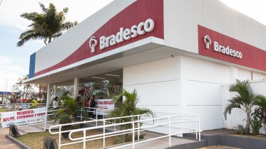 Justi A Obriga Agora O Banco Bradesco A Indenizar Clientes Por Demora