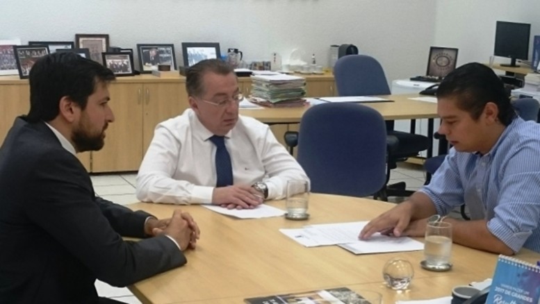 Projeto imbecil: Vereador quer isentar advogado de pagar estacionamento e OAB ainda para pra ouvir