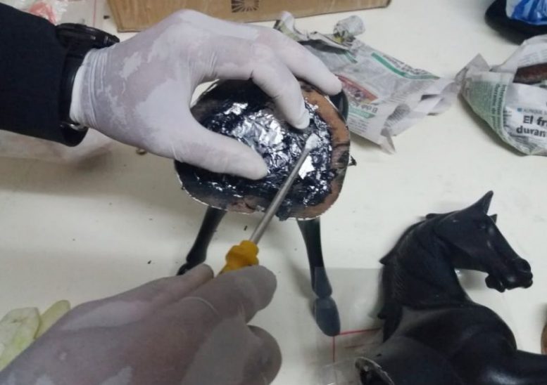 Cavalo de Tróia: traficantes usam escultura de madeira para tentar enviar cocaína à Europa