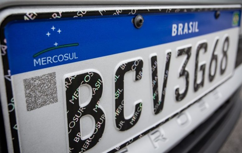 É brincadeira! Só depois do Procon preço da placa cai mas ainda continua a mais cara do País