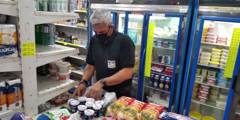 Picaretagem Expl Cita Procon Autua Supermercados Por Venda De Fogos E Produtos Estragados N O