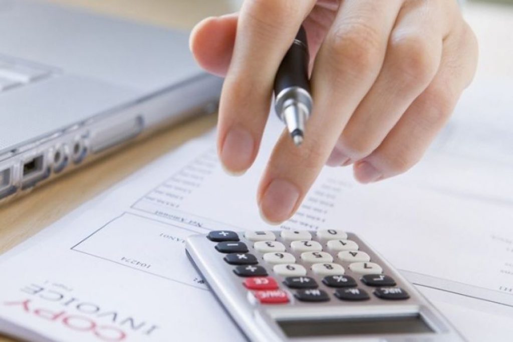 Pesquisa do Procon aponta variação de até 476,61% nos preços das mensalidades escolares. Vai vendo!