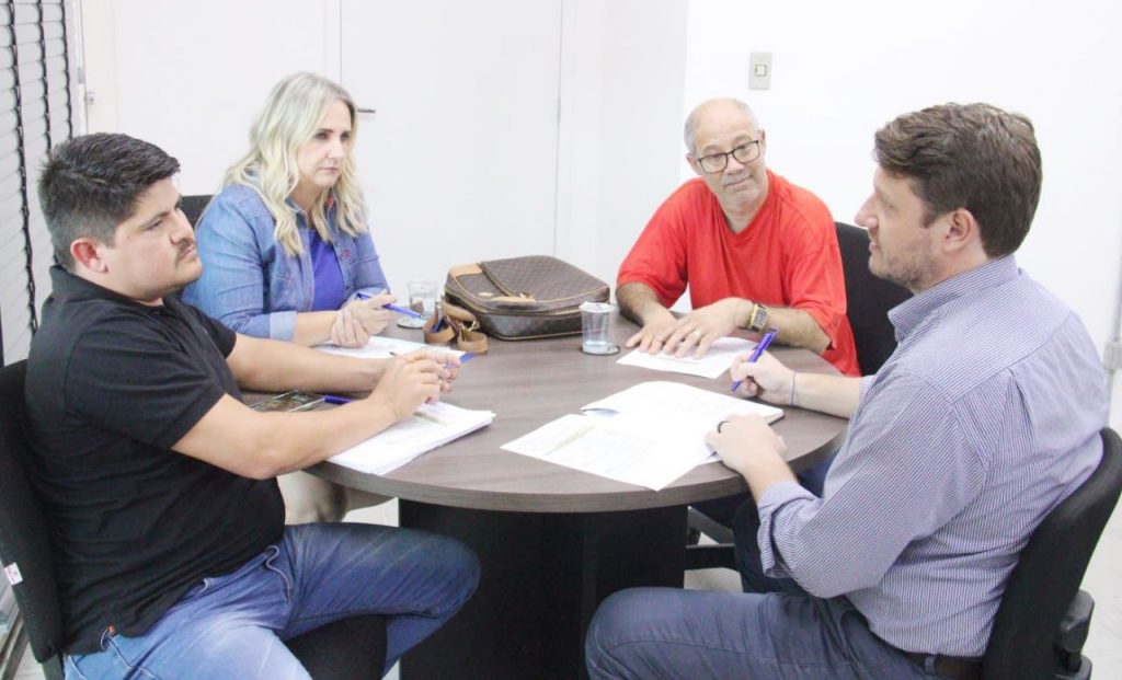 Estado inicia negociações com a Federação dos Servidores sobre reajuste salarial