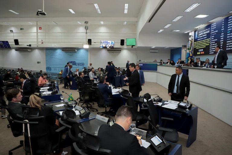 Câmara aprova pacote de obras de R$ 156 mi, só Marquinho e Luiza votaram contra