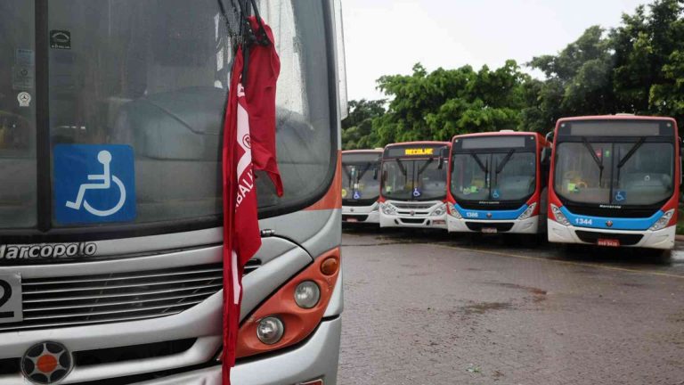 Greve do transporte coletivo chega ao 4º dia com multas de R$ 520 mil