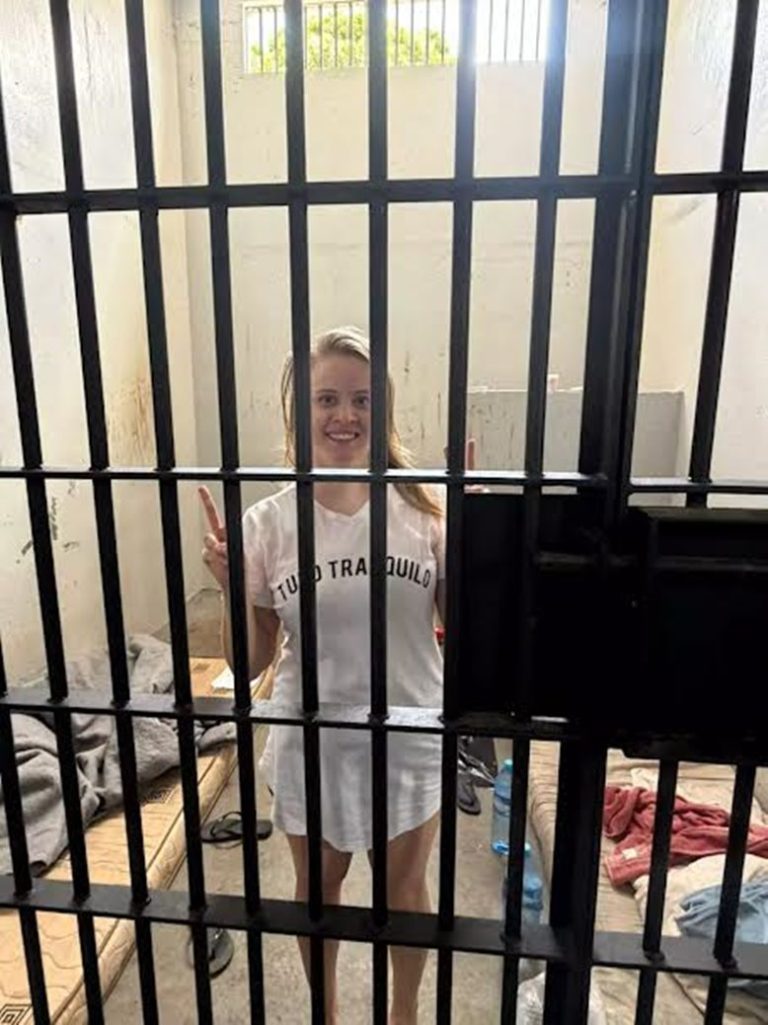 Justiça mantém prisão preventiva de influenciadora após audiência de custódia