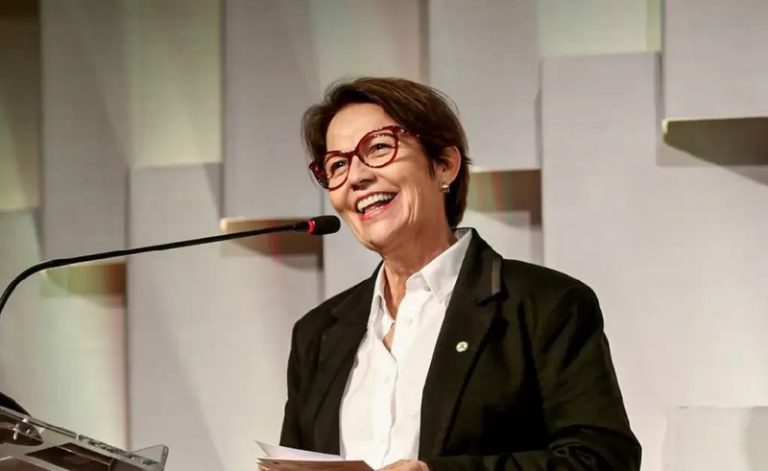 Tereza Cristina emerge como plano da direita e ganha força em meio à crise do bolsonarismo