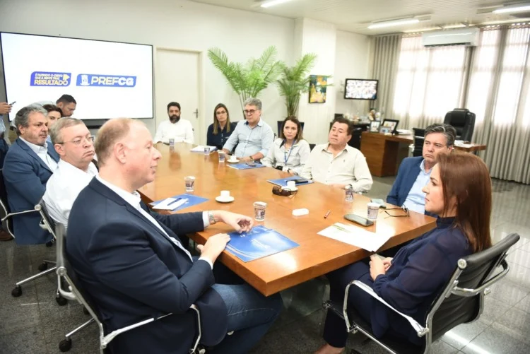 Revitalização do Centro ganha reforço em reunião entre Adriane e Fecomércio